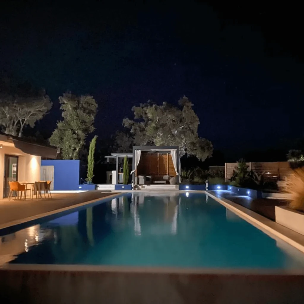 Cabinet architecte expertise bâtiments Paris - construction maison à étage avec piscine